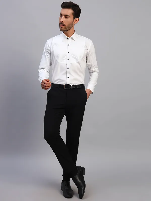 White_Original_Spread_Collar_Textured_Cotton_Slim_Fit_Formal_Shirt_For_Men