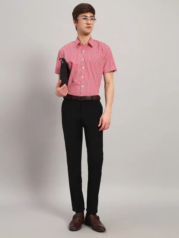 Red_And_White_Slim_Fit_Checked_Spread_Collar_Half_Sleeve_Cotton_Formal_Shirt_For_Men