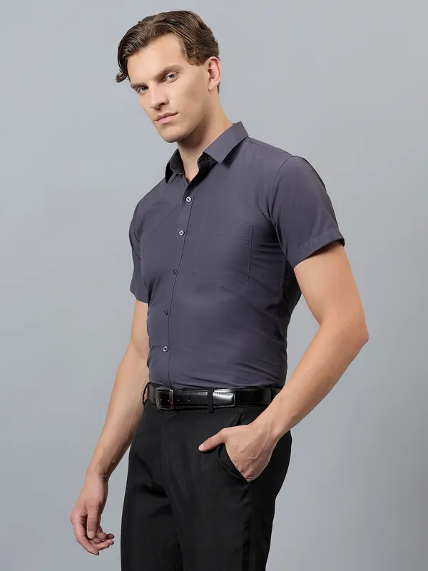 Charcoal_Slim_Fit_Solid_Spread_Collar_Half_Sleeve_Formal_Shirt_For_Men