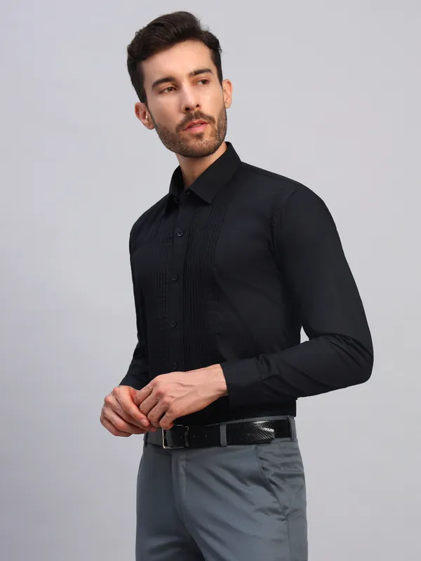 Black_Slim_Fit_Pintucked_Spread_Collar_Long_Sleeves_Party_Tuxedo_Shirt_For_Men