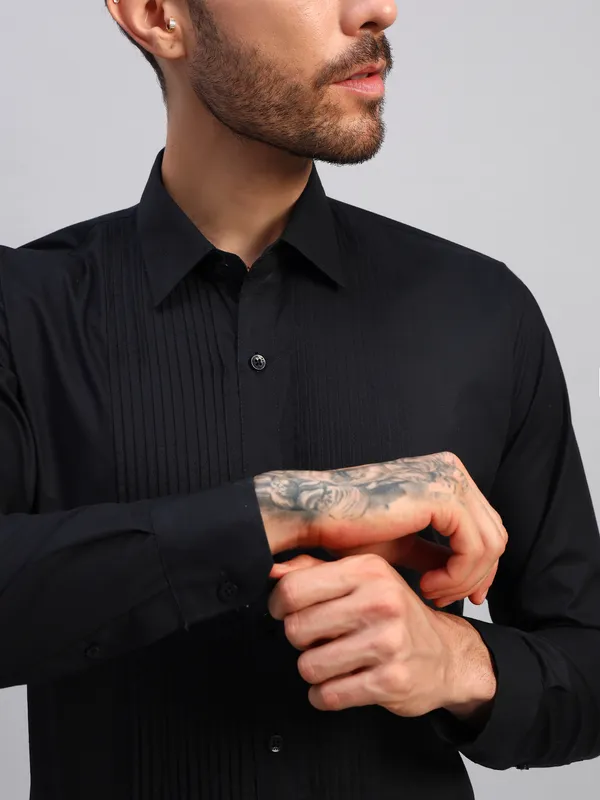 Black_Slim_Fit_Pintucked_Spread_Collar_Long_Sleeves_Party_Tuxedo_Shirt_For_Men