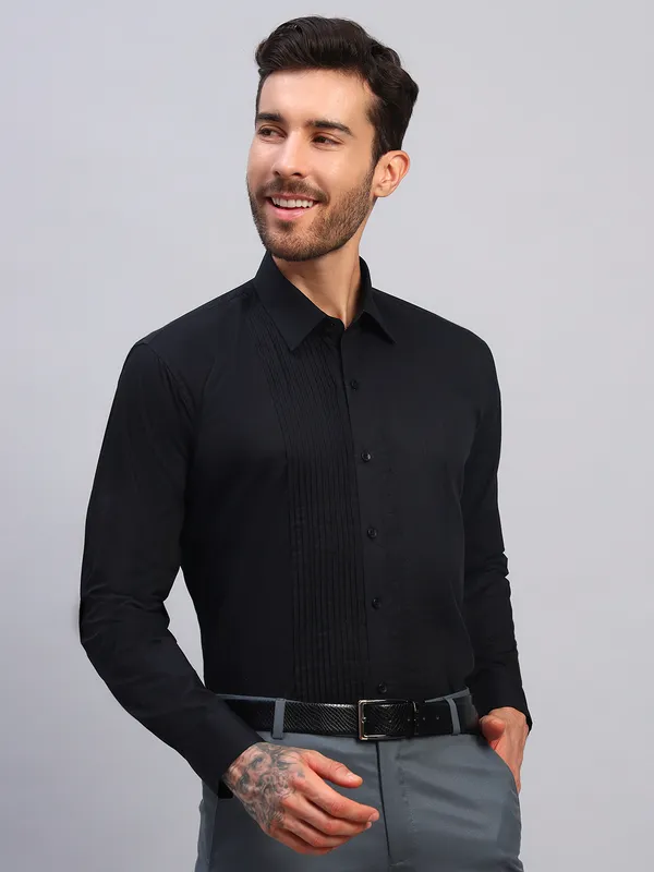 Black_Slim_Fit_Pintucked_Spread_Collar_Long_Sleeves_Party_Tuxedo_Shirt_For_Men