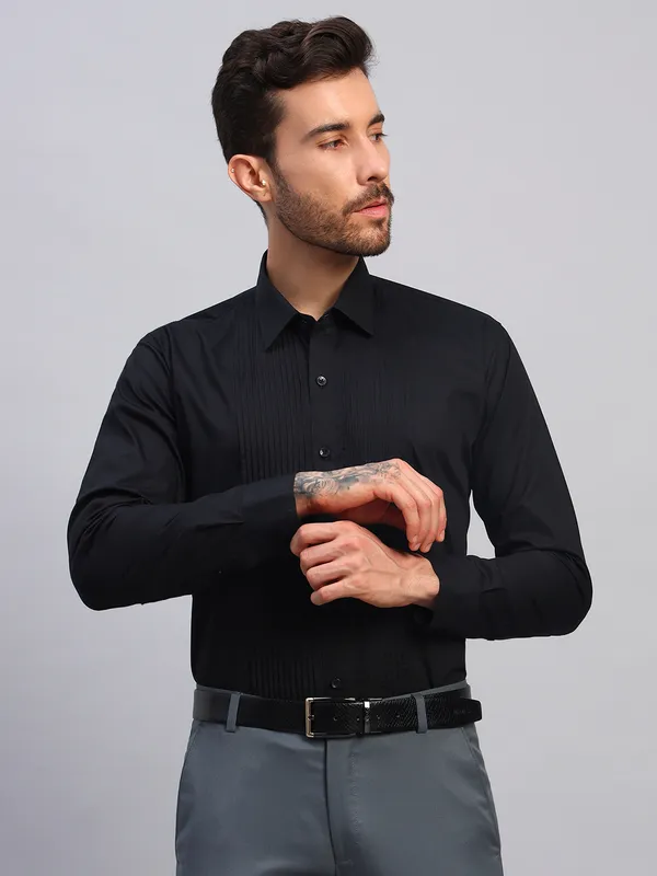 Black_Slim_Fit_Pintucked_Spread_Collar_Long_Sleeves_Party_Tuxedo_Shirt_For_Men