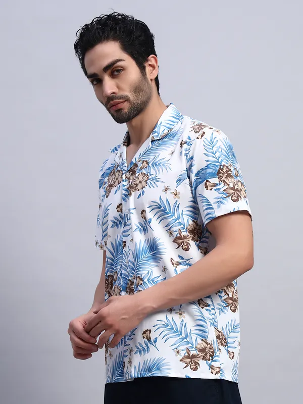 Blue_And_White_Floral_Printed_Casual_Shirt_For_Men