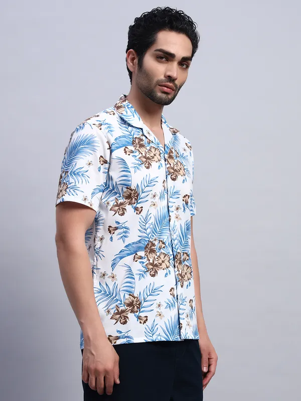 Blue_And_White_Floral_Printed_Casual_Shirt_For_Men