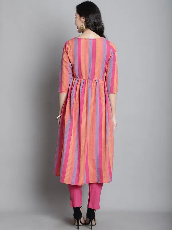 Sustainable_Cotton_Maternity_Striped_Kurta_For_Women