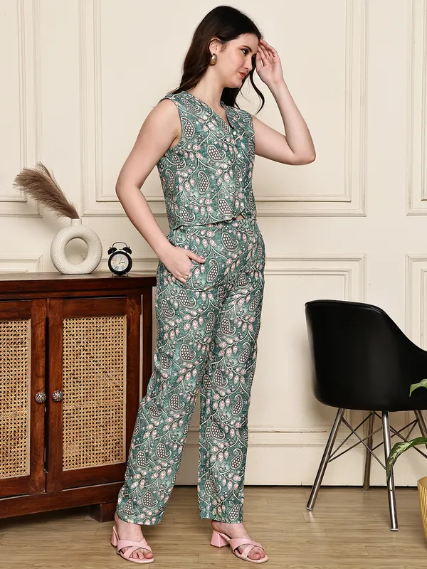 Floral_Print_Rayon_Waistcoat_&_Trouser_For_Women