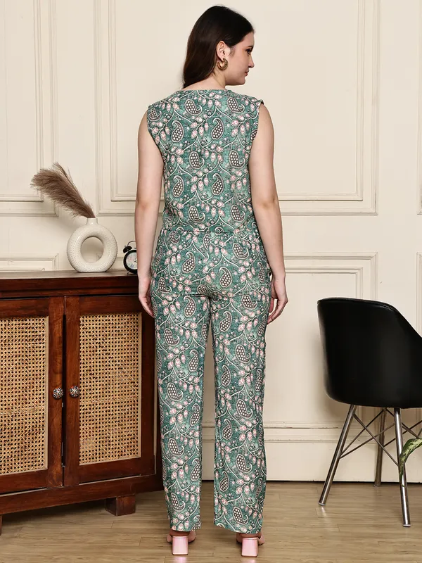 Floral_Print_Rayon_Waistcoat_&_Trouser_For_Women