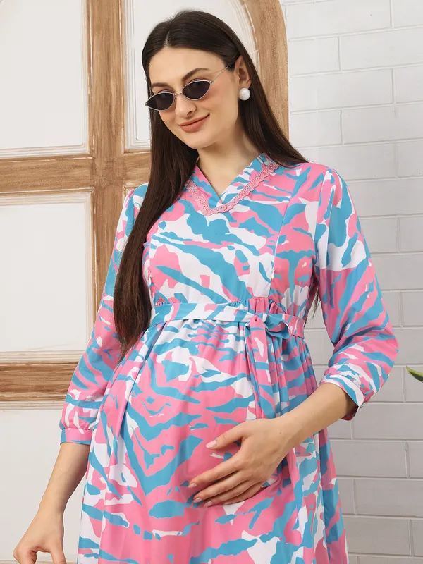 Moms_Maternity_Women's_Abstract_Print_Crepe_Pink_Color_V_Neck_Midi_Dress
