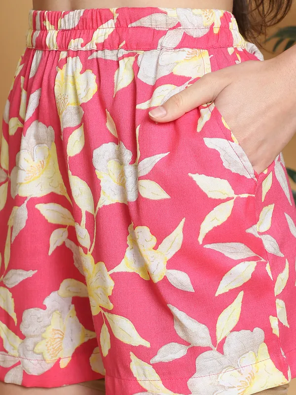 Pink_And_White_Floral_Printed_Cotton_Slub_Shirt_With_Short_Co-Ords_Set_For_Women