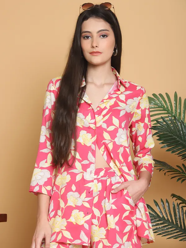 Pink_And_White_Floral_Printed_Cotton_Slub_Shirt_With_Short_Co-Ords_Set_For_Women