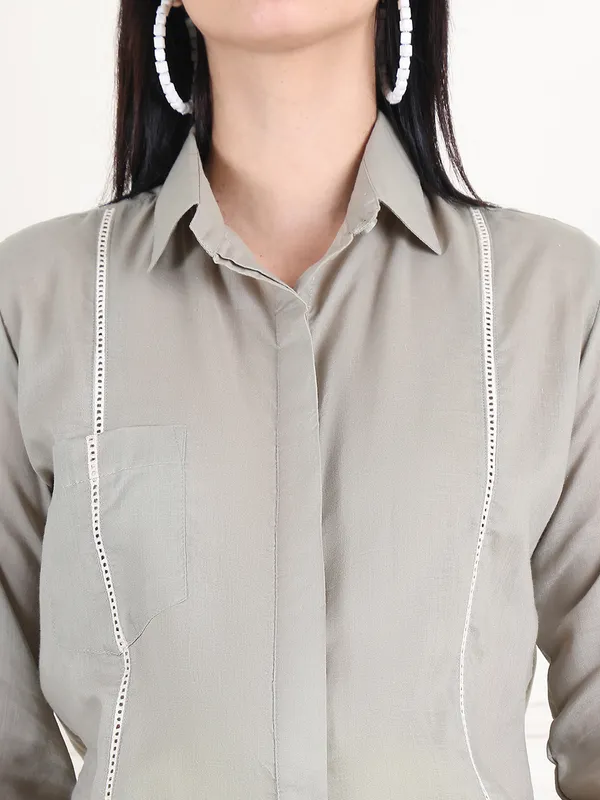 Grey_Solid_Cotton_Lace_Inserted_Maternity_Shirt_For_Women