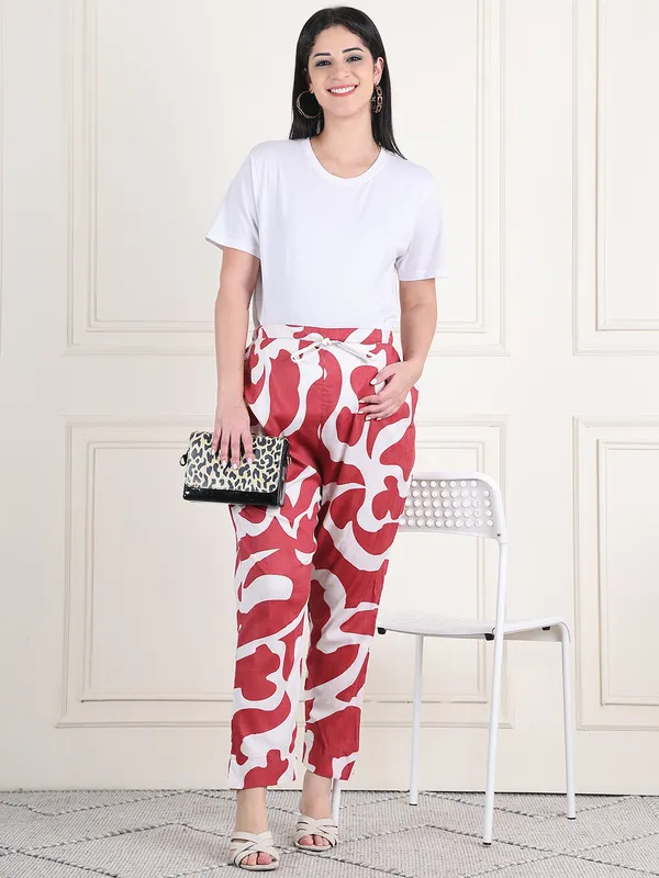 Red_Graphic_Print_Cotton_Slub_Maternity_Trouser_For_Women