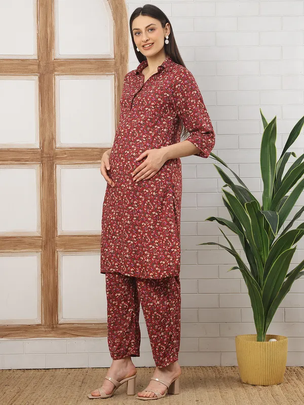 Moms_Maternity_Women's_Floral_Print_Rayon_Shirt_Collar_Maroon_Color_Pathani_Kurta_With_Trouser_Maternity_Sets_Dress