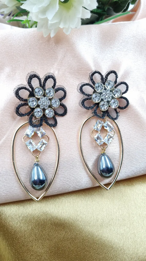 Antique_Flower_Earrings_with_Delicate_Pearls_Cubic_Zirconia_Alloy,_Copper_Drops_&_Danglers,_Hoop_Earring,_Earring_Set