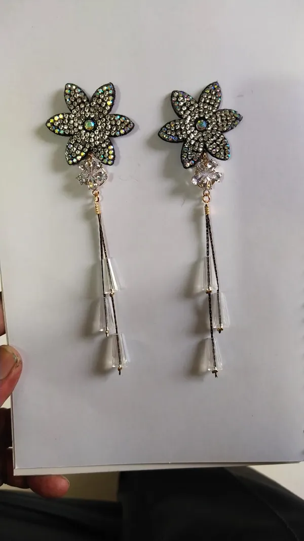 ATRACTIVE_SISTER_our_radiant_star_earrings_Crystal_Crystal_Alloy_Tassel_Earring_Earring_Set_Drops_&_Danglers