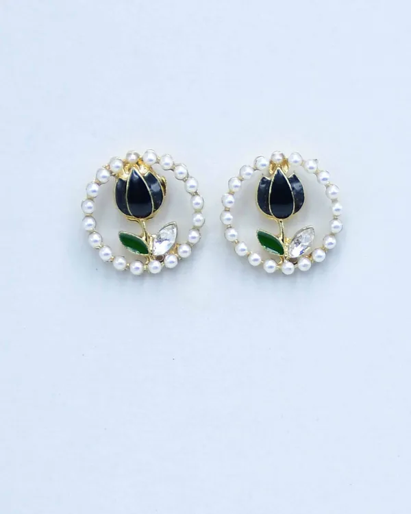 Elegant_Pearl_Flower_Earrings_Pearl_Alloy_Stud_Earring