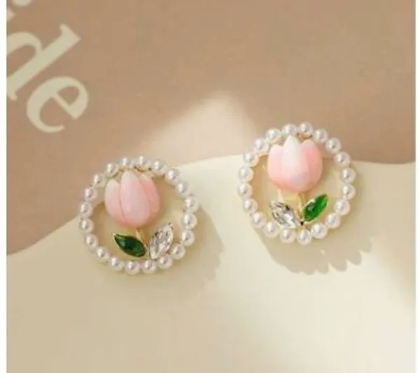 Elegant_Pearl_Flower_Earrings_Pearl_Alloy_Stud_Earring