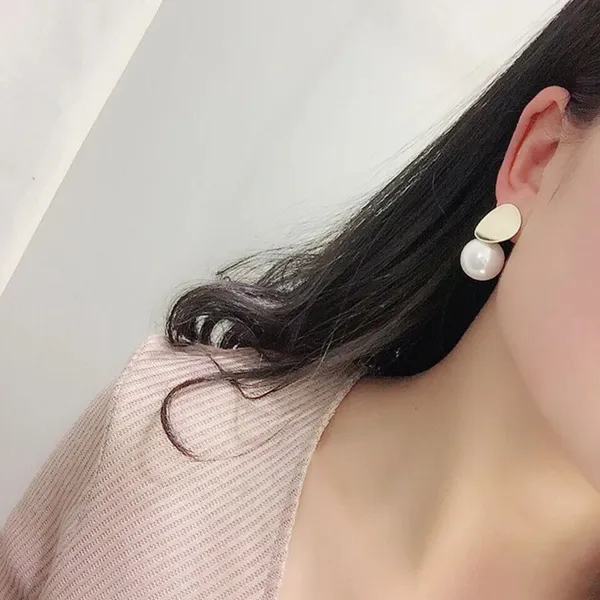 Geometry_Round_Pearl_Stud_Earrings_for_Women_in_14K_Gold_Sliver_?14mm?_Brass,_Mother_of_Pearl_Stud_Earring