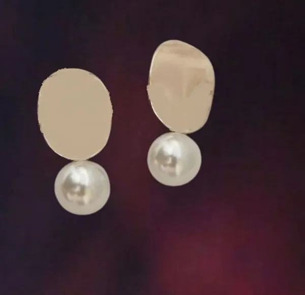 Geometry_Round_Pearl_Stud_Earrings_for_Women_in_14K_Gold_Sliver_?14mm?_Brass,_Mother_of_Pearl_Stud_Earring