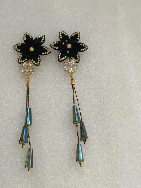 ATRACTIVE_SISTER_our_radiant_star_earrings_Crystal_Crystal__Alloy_Tassel_Earring_Earring_Set__Drops_&_Danglers