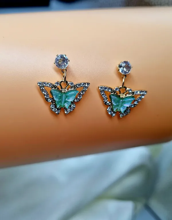 Sparkling_rhinestones_Butterfly_Earrings_in_various_color_Cubic_Zirconia,_Crystal_Brass,_Copper_Drops_&_Danglers