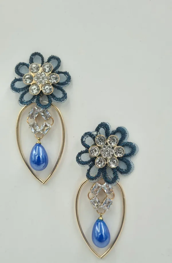 Antique_Flower_Earrings_with_Delicate_Pearls_Cubic_Zirconia_Alloy,_Copper_Drops_&_Danglers,_Hoop_Earring,_Earring_Set