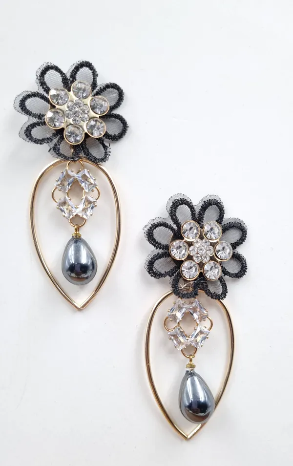 Antique_Flower_Earrings_with_Delicate_Pearls_Cubic_Zirconia_Alloy,_Copper_Drops_&_Danglers,_Hoop_Earring,_Earring_Set