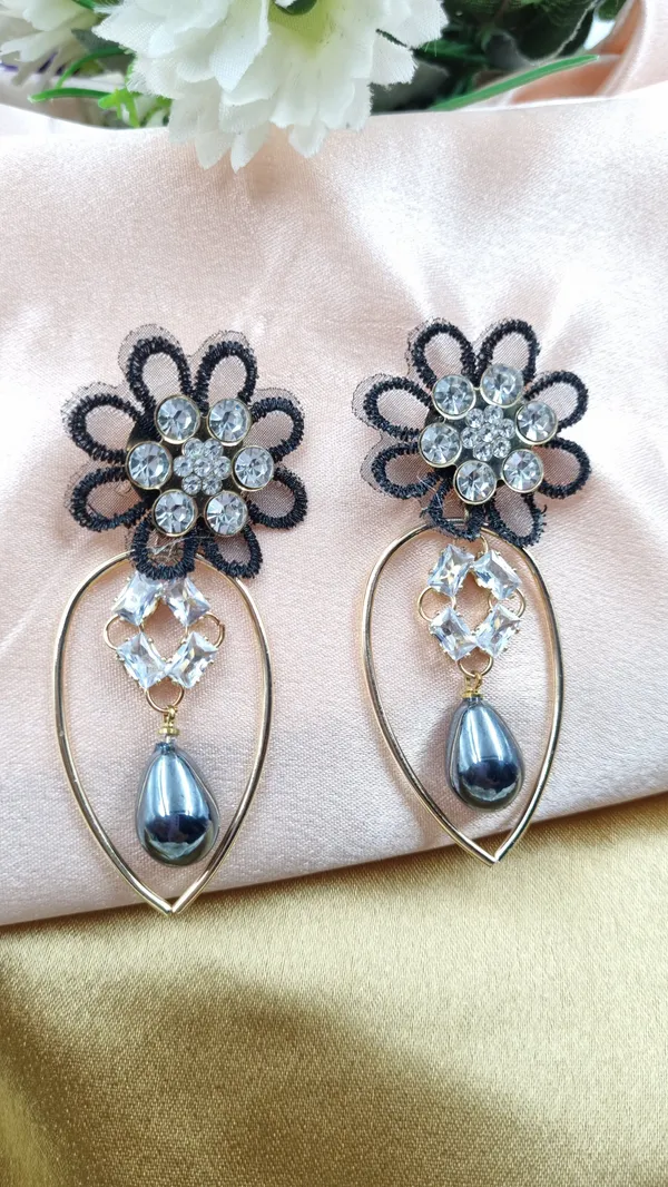 Antique_Flower_Earrings_with_Delicate_Pearls_Cubic_Zirconia_Alloy,_Copper_Drops_&_Danglers,_Hoop_Earring,_Earring_Set