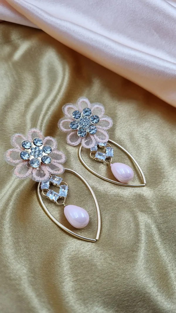 Antique_Flower_Earrings_with_Delicate_Pearls_Cubic_Zirconia_Alloy,_Copper_Drops_&_Danglers,_Hoop_Earring,_Earring_Set
