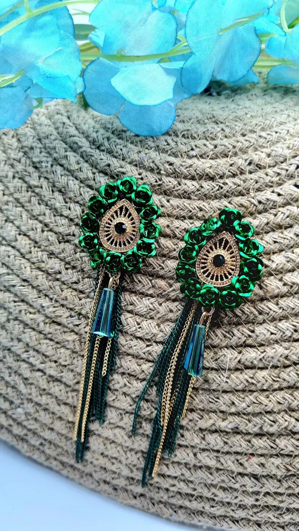 Alluring_Drop_Earrings_with_Delicate_Gold_Chains_and_Tassels_Crystal_Alloy_Drops_&_Danglers,_Hoop_Earring