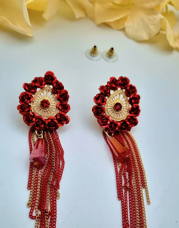 Alluring_Drop_Earrings_with_Delicate_Gold_Chains_and_Tassels_Crystal_Alloy_Drops_&_Danglers,_Hoop_Earring