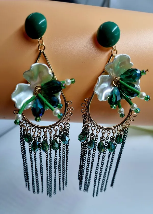 Tassel_Earrings_for_women_/girls_perfect_for_Any_outfit_Crystal_Alloy,_Brass_Drops_&_Danglers,_Hoop_Earring,_Jhumki_Earring,_Stud_Earring