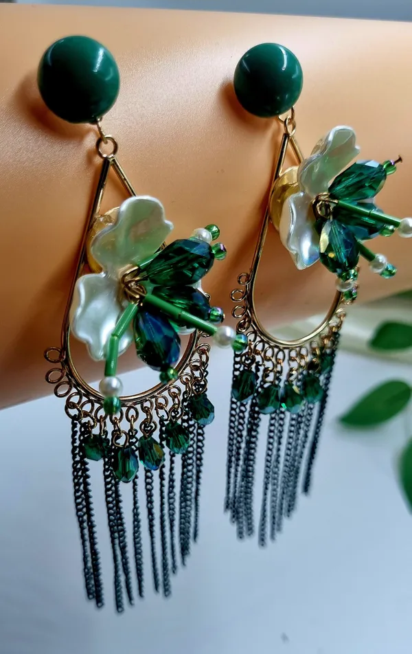 Tassel_Earrings_for_women_/girls_perfect_for_Any_outfit_Crystal_Alloy,_Brass_Drops_&_Danglers,_Hoop_Earring,_Jhumki_Earring,_Stud_Earring
