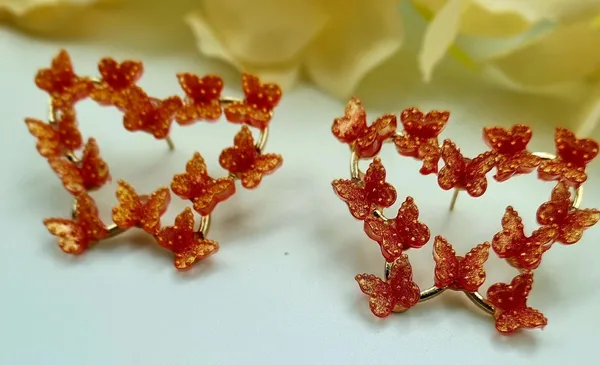 Delicate_Gold_Butterfly_Earrings_Brass__Alloy_Stud_Earring