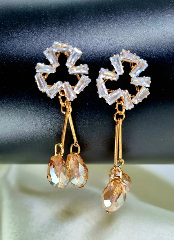 Luxury_Gold_Plated_Crystal_Drop_Earrings_for_Women_|_Elegant_Teardrop_Dangle_Party_&_Wedding_Jewelry