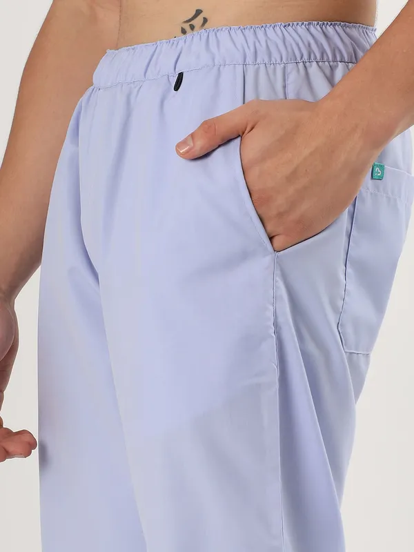 Customized_Lavender_V-Neck_Scrub_Suit_Set_Ultra_Soft_With_10_Pockets_For_Men