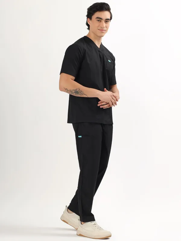 Customized_Jet_Black_V-Neck_Ultra_Soft_Scrub_Suit_Set_With_10_Pockets_For_Men