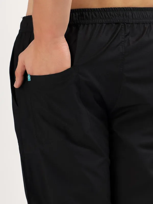 Customized_Jet_Black_V-Neck_Ultra_Soft_Scrub_Suit_Set_With_10_Pockets_For_Men