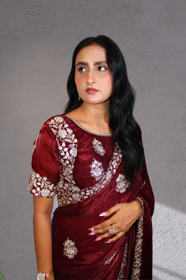 Maroon_Saree_With_Stitched_Blouse_For_Women