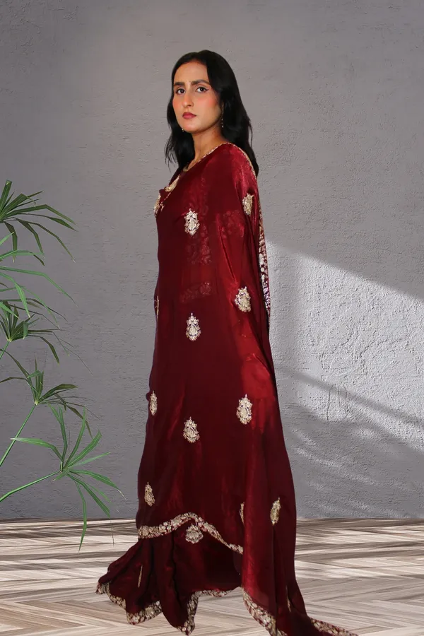 Maroon_Saree_With_Stitched_Blouse_For_Women