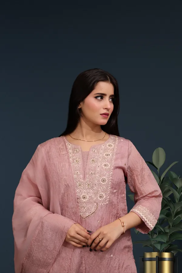 Dusty_Pink_Embroidered_Crepe_Suit_Set_With_Dupatta