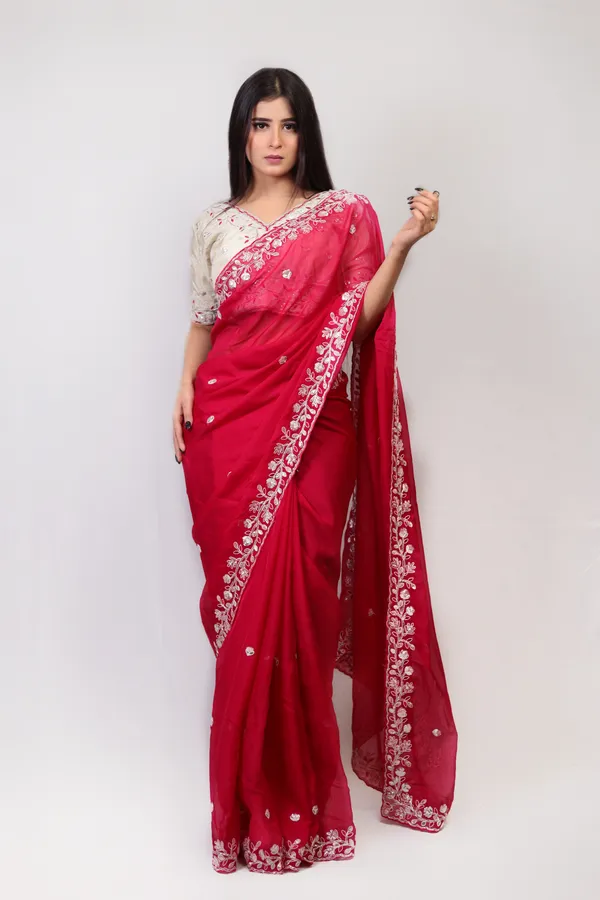 Pink_Elegant_Embroidered_Saree_With_Beige_Blouse
