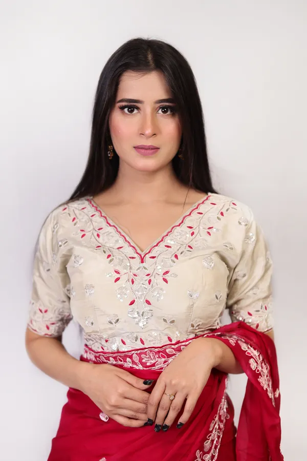 Pink_Elegant_Embroidered_Saree_With_Beige_Blouse