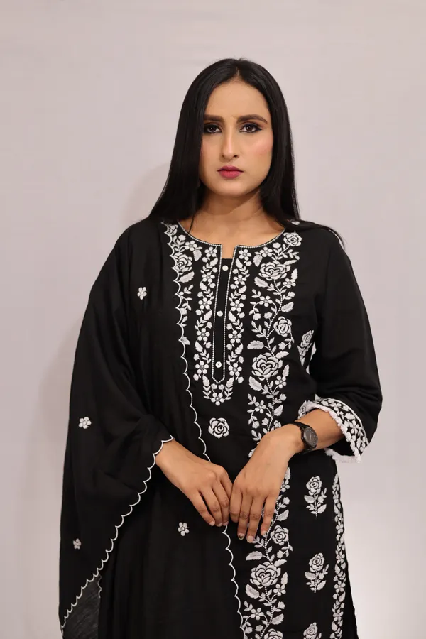 Black_Kurta_Set_With_Duppata_For_Women