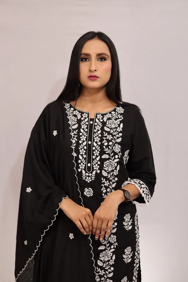 Black_Kurta_Set_With_Duppata_For_Women