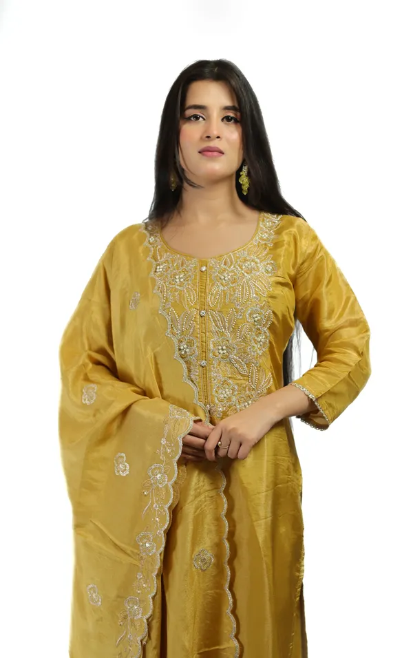 Yellow_Premium_Quality_Kurta_Set_For_Women