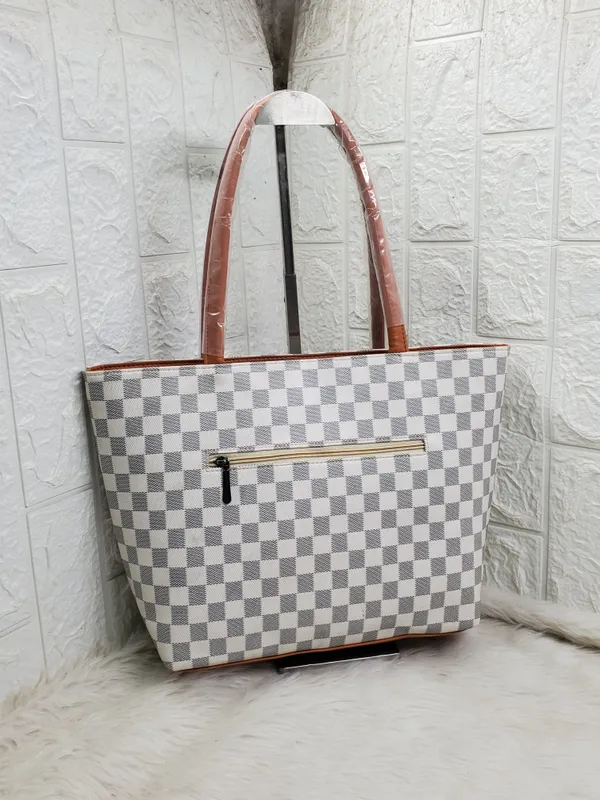 White_Premium_Polyurethane_Hand_Bag_For_Women