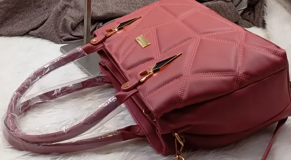 Trendy_Attractive_Women_Handbags