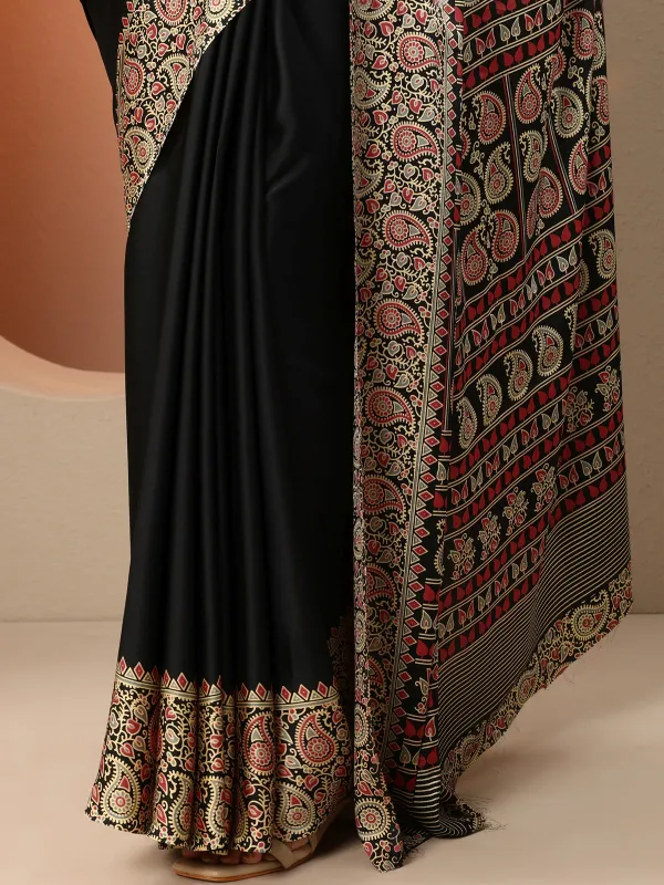 Black_Solid_Satin_Saree_With_Unstitched_Blouse_Piece_(5)